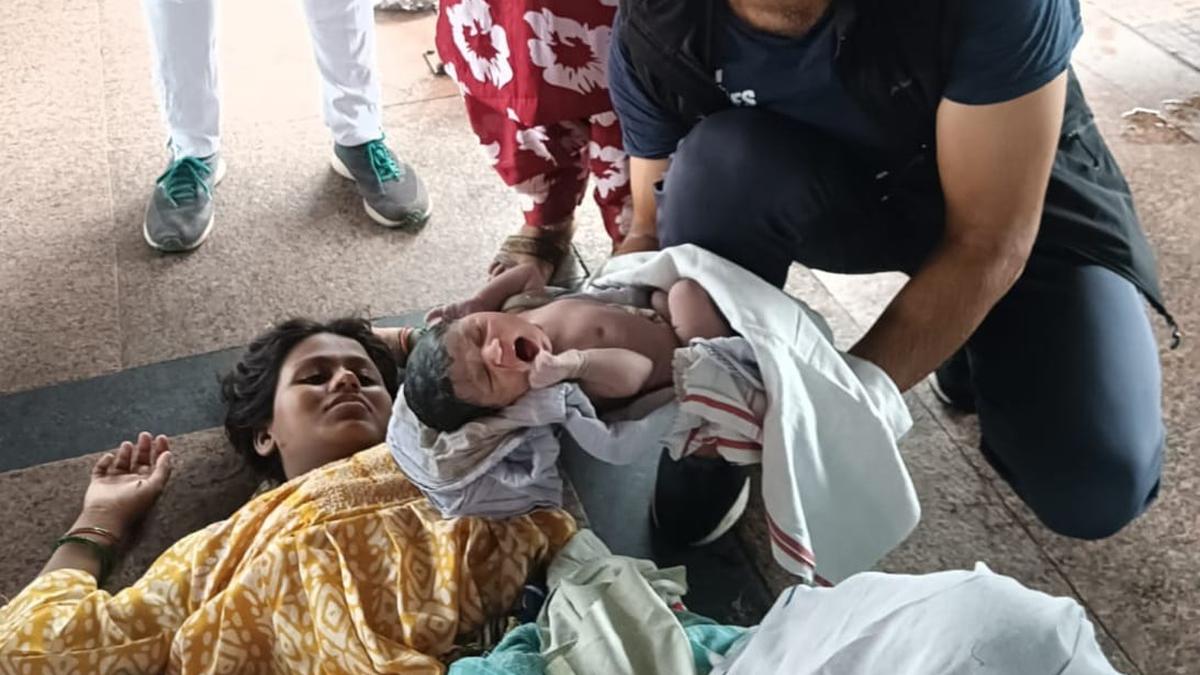 Army Chief commends Major who helped woman deliver baby at Jhansi railway station