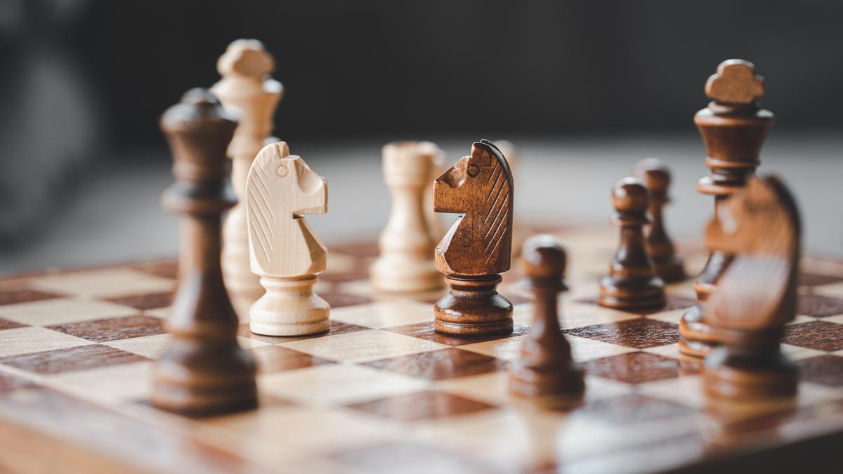 FIDE, Doha’daki Dünya hızlı, yıldırım etkinliklerinde kıyafet kuralını gevşetiyor