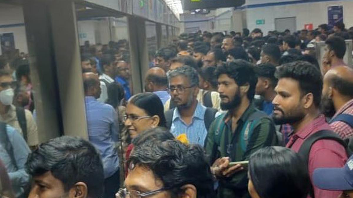 Hundreds of passengers suffer due to disruption in Chennai Metro Rail services