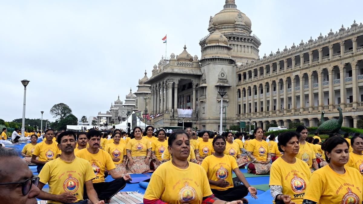 Karnataka Governor, Health Minister, enthusiasts participate in yoga demonstration in front of Vidhana Soudha in Bengaluru