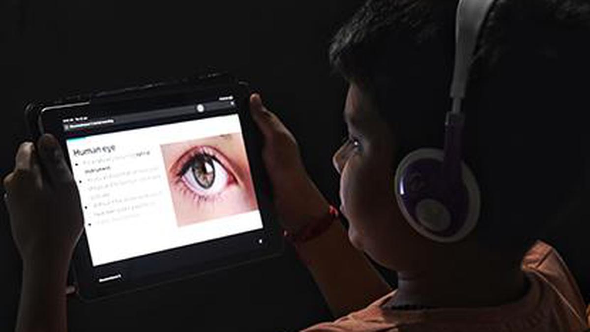 Excessive screen time delays development, says study