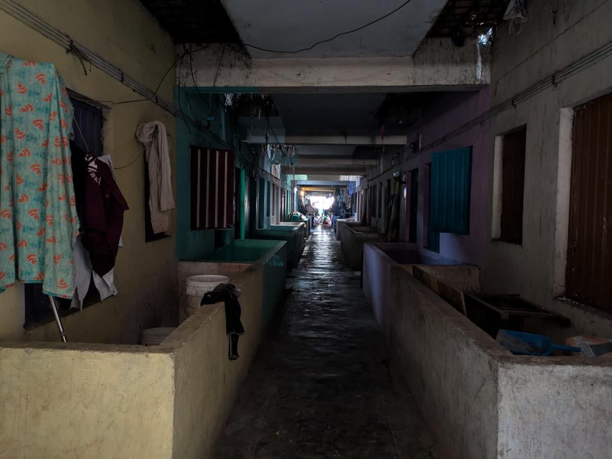 Poorly ventilated housing and heat-retaining buildings expose vulnerable groups, including pregnant women, to prolonged heat stress with little opportunity for physical recovery Poorly ventilated housing and heat-retaining buildings expose vulnerable groups, including pregnant women, to prolonged heat stress with little opportunity for physical recovery