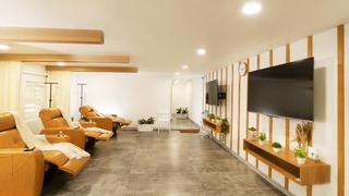 Happy Head India is the country's first IV wellness clinic, with setups in Hyderabad and Bengaluru. The clinic offers IV drip sessions with various infusions of vitamins and minerals for the improvement of overall health.
