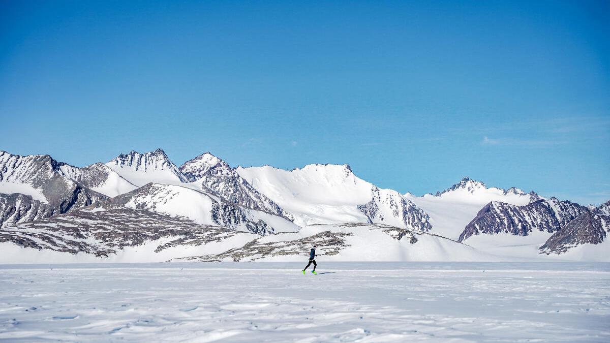 Scientists explain Antarctica’s raving 2022 heatwave in groundbreaking papers