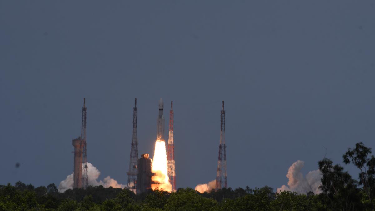 isro-s-chandrayaan-3-successfully-launched-on-july-14-head-line-spot