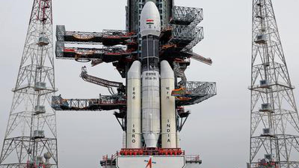 How will Chandrayaan 2 study the moon?