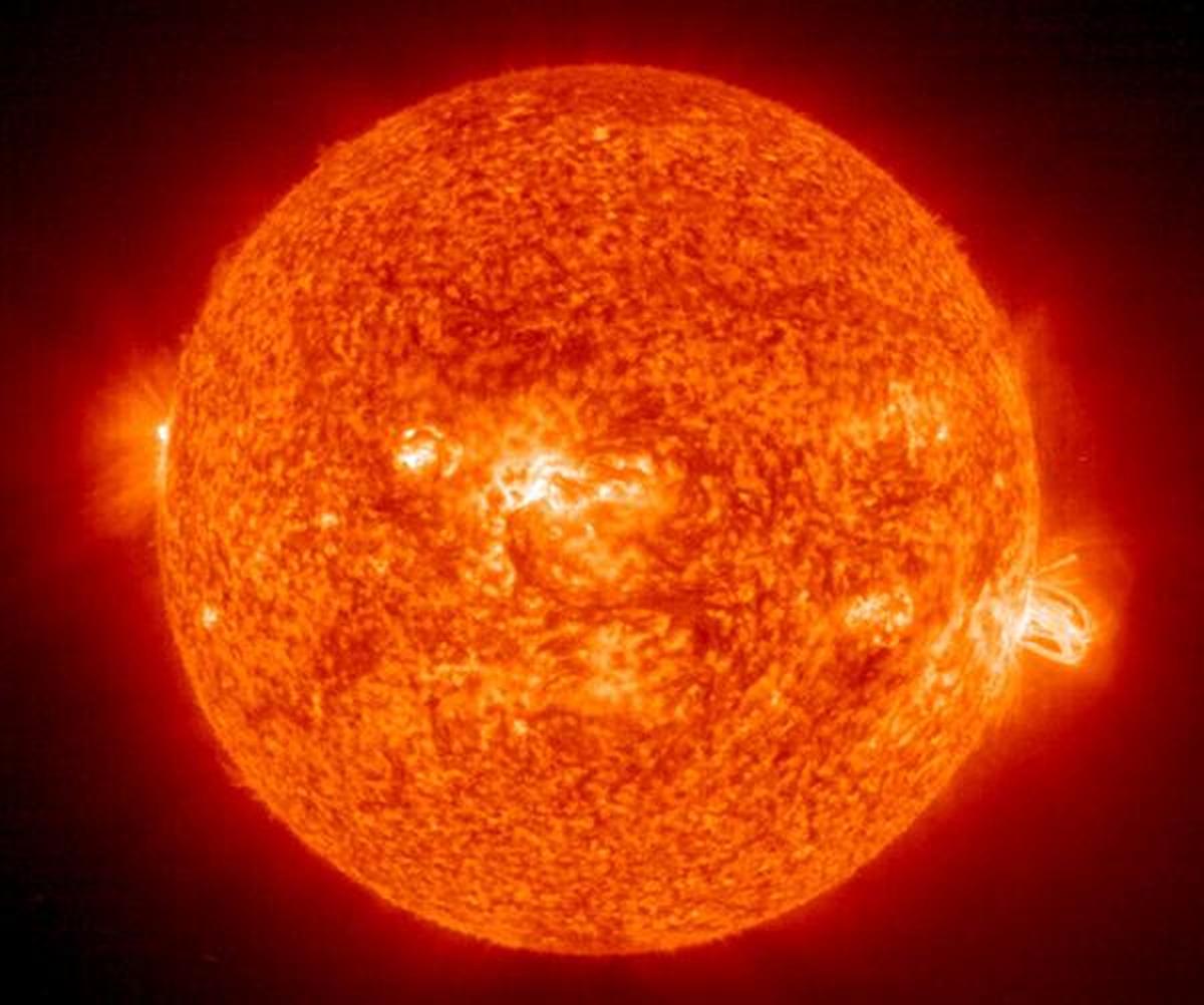 thehindu.com - Vasudevan Mukunth - IIT-Kanpur team develops new way to predict solar cycles