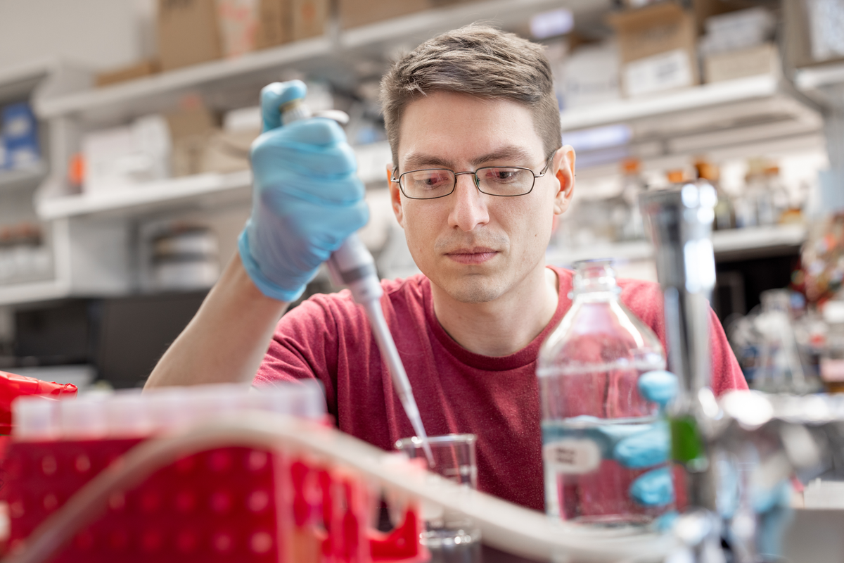 Jeff Maltas, a postdoctoral research fellow at Cleveland Clinic and the lead author of the study, at work in the lab.