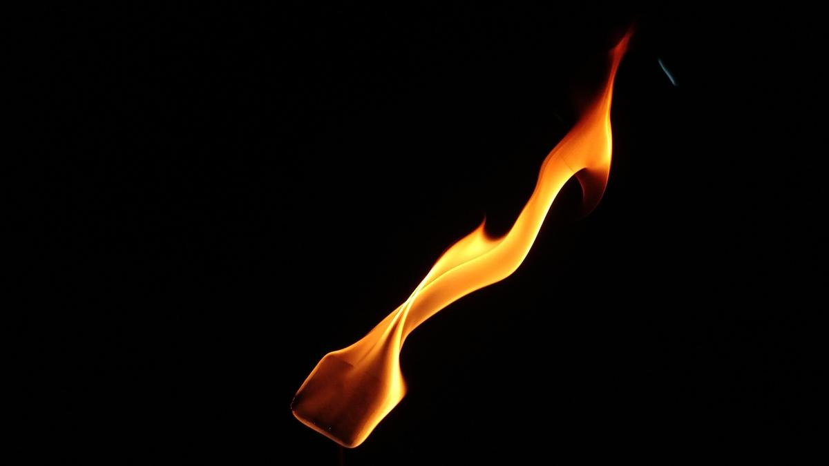 World’s fastest single-shot camera confirms how flames form soot World’s fastest single-shot camera confirms how flames form soot