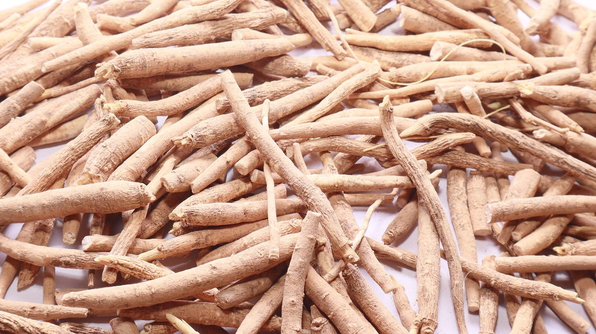 Dried ashwagandha root.