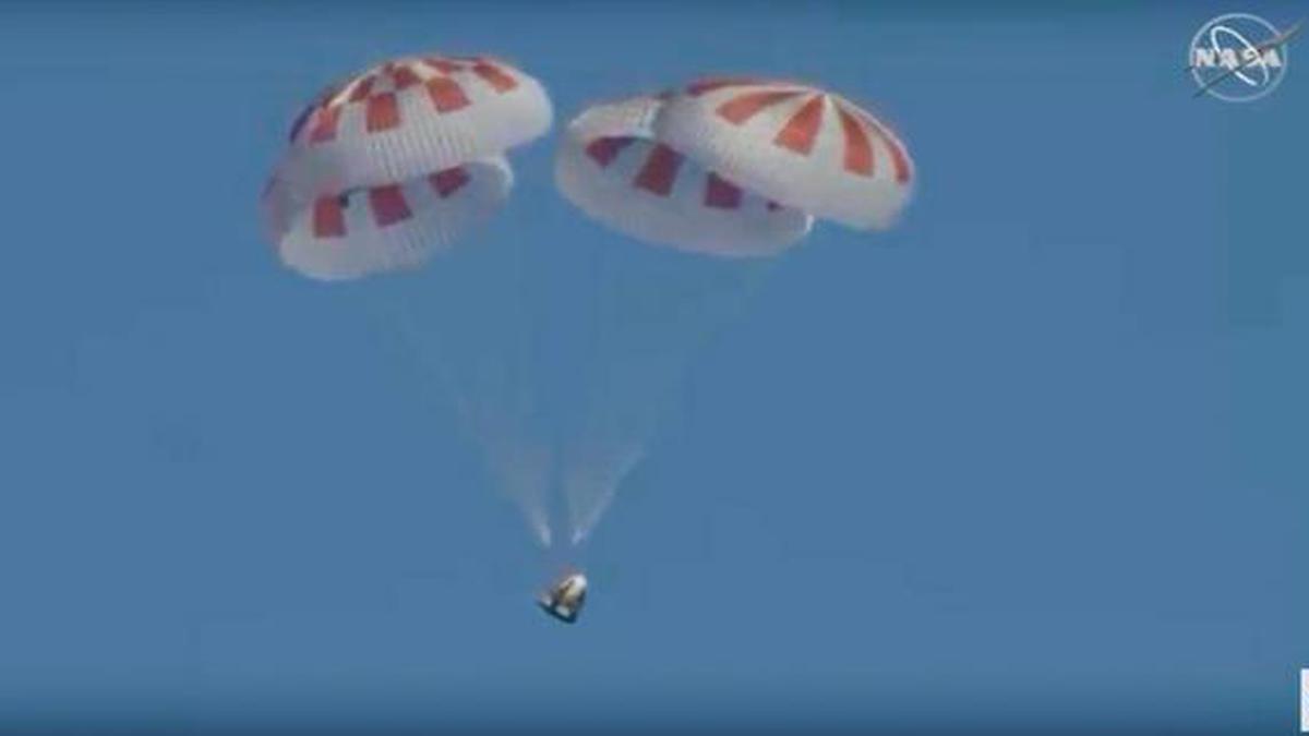 Elon Musks Spacex Capsule Splashes Down Off Florida Coast The Hindu