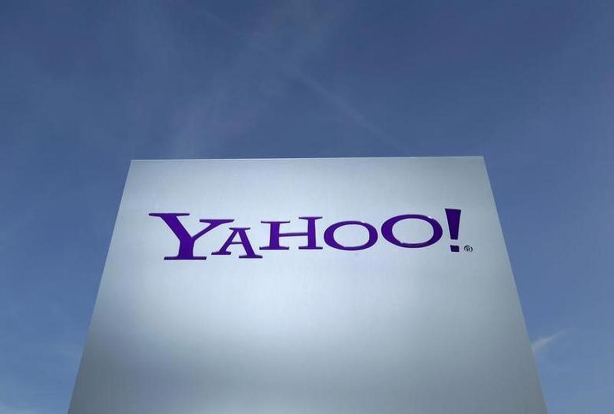 Internet trailblazers Yahoo and AOL are sold again, for $5 Billion