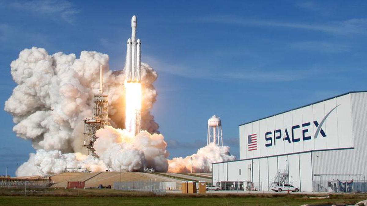 SpaceX launches record spacecraft