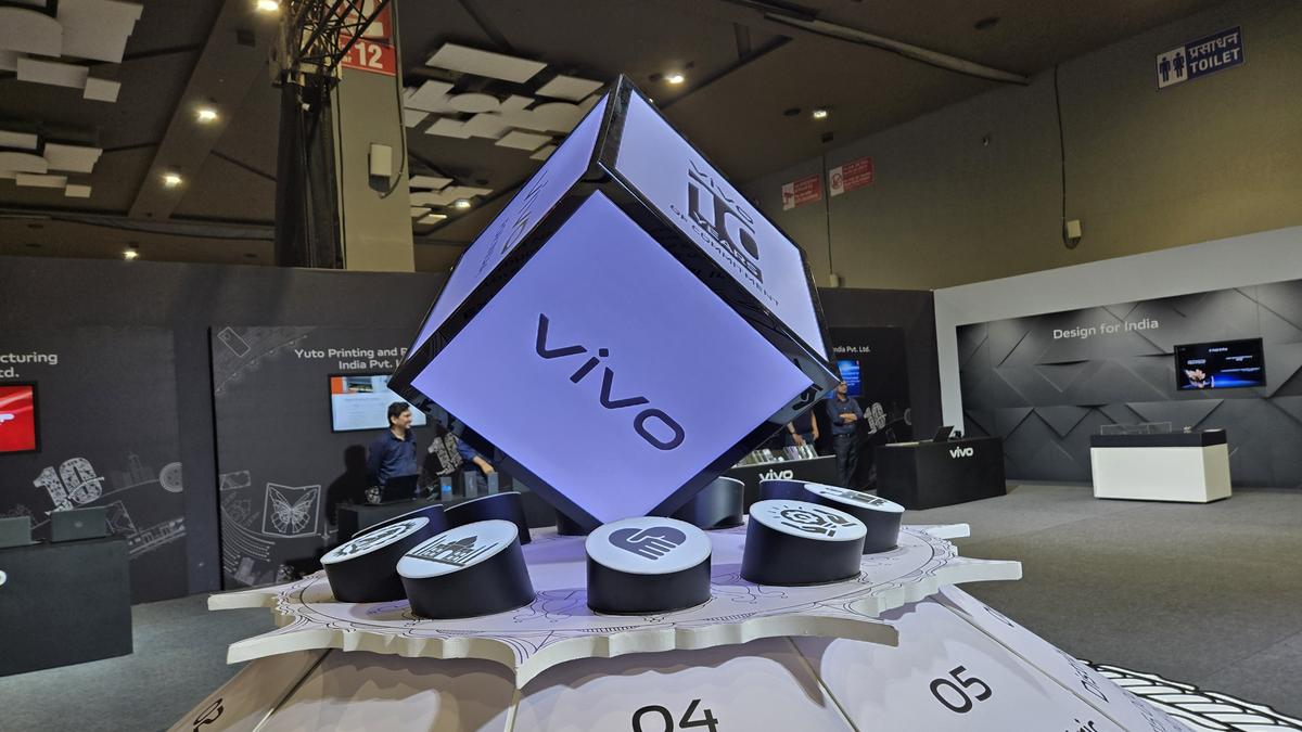 Vivo leads Q4 2024 India smartphone market, Apple breaks into top five brands