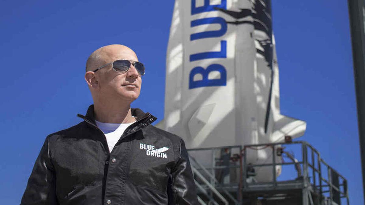 Bezos espère que la stratégie d’Amazon aidera Blue Origin à dominer SpaceX