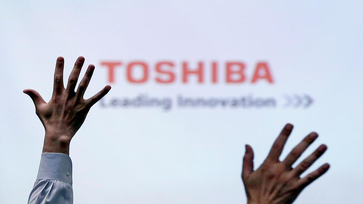 Toshiba's shareholder asks company to openly seek suitors