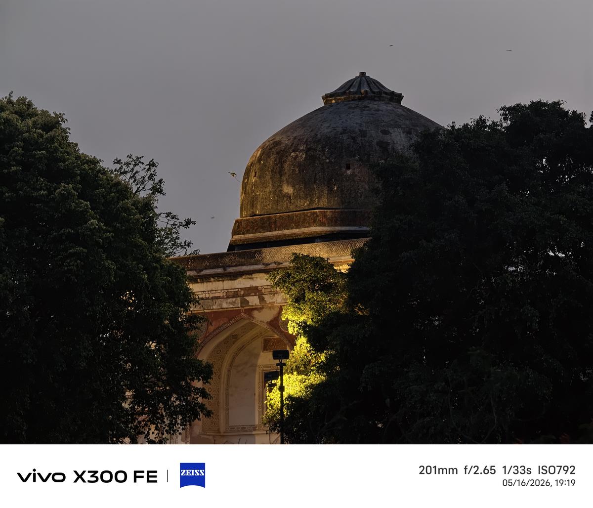 Vivo X300 FE camera sample