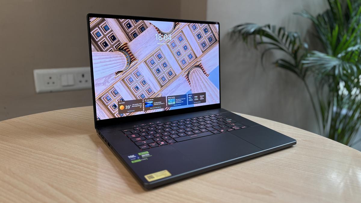 ASUS ROG ZEPHYRUS G16 리뷰 : 두 가지 까다로운 세계를 쉽게 광고