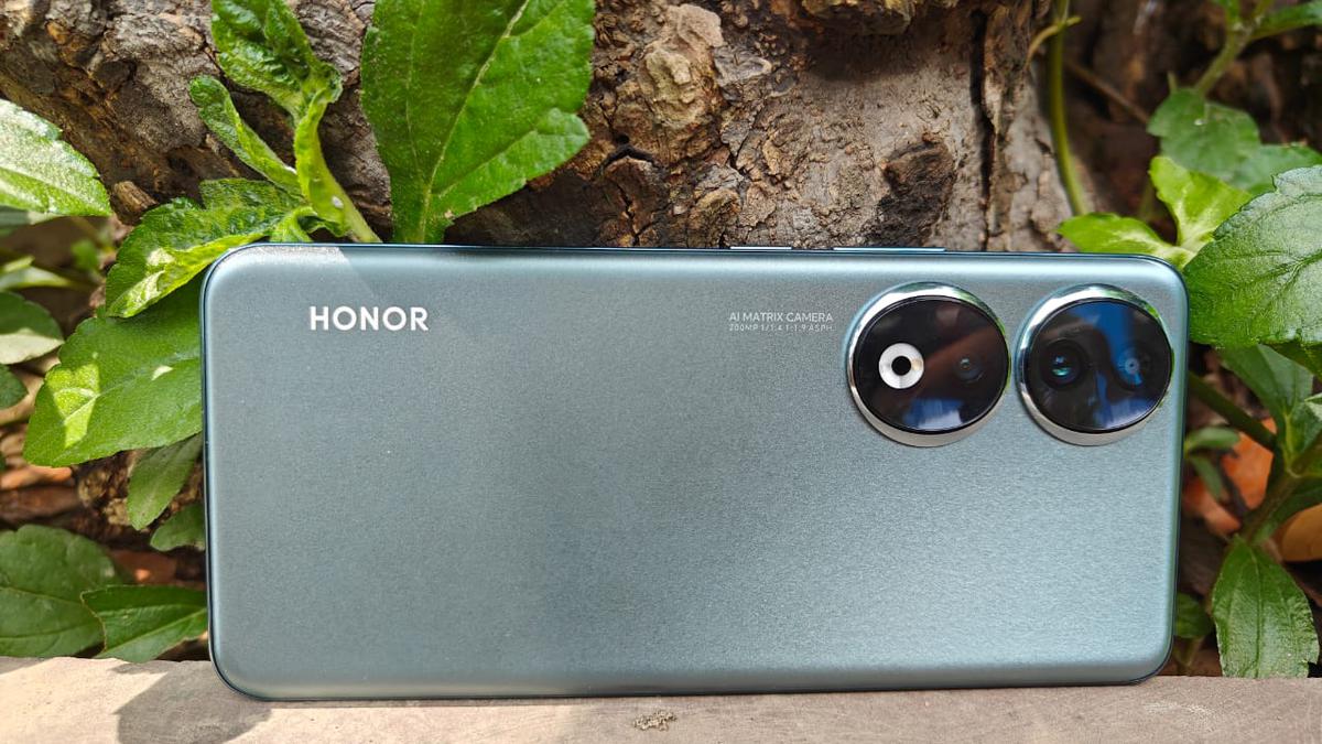 Honor 90 Review | Stable pick in the premium segment