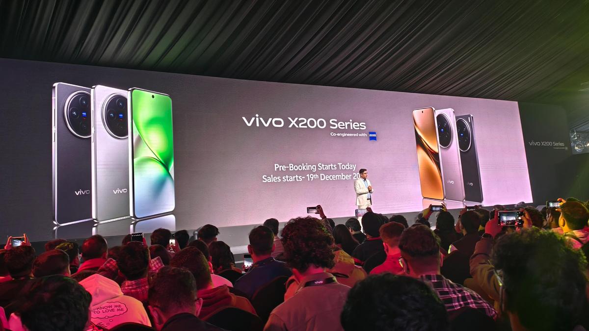 Vivo X200 Pro with 200 MP ZEISS telephoto lens and Vivo X200 launched in India