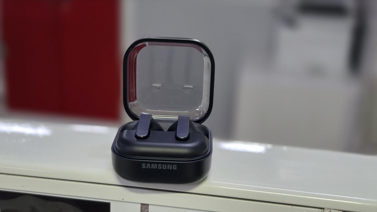 Samsung Galaxy Buds 4 Pro review: de meest capabele premium oordopjes die momenteel verkrijgbaar zijn Samsung Galaxy Buds 4 Pro review: de meest capabele premium oordopjes die momenteel verkrijgbaar zijn