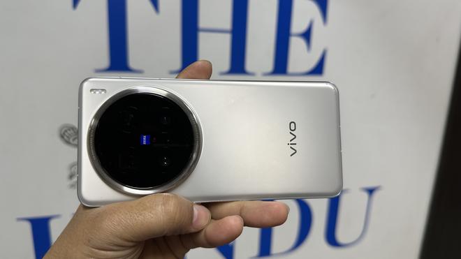 Vivo-X200-Pro-Review--Excellent-choice-for-photo-lovers-and-content-creators