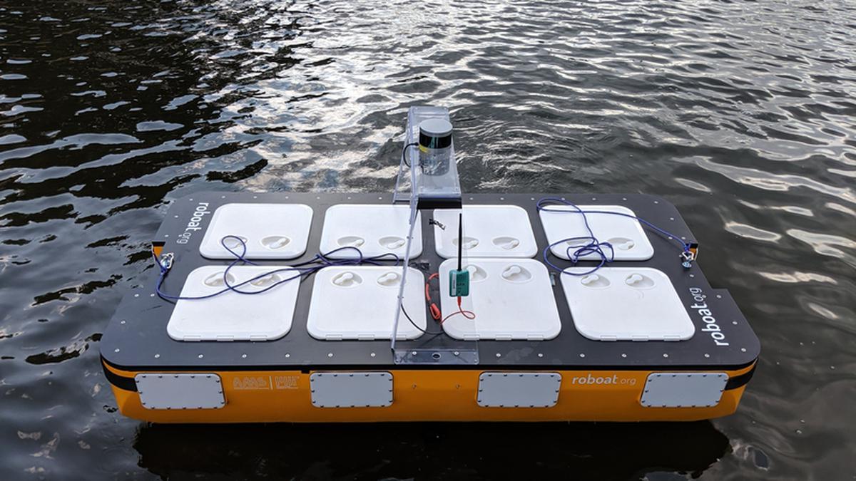 MIT’s upgraded autonomous boat can now ferry passengers