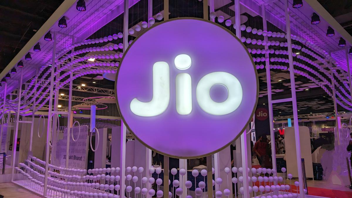 Reliance Jio announces Jio AI-Cloud welcome offer with up to 100 GB free cloud storage