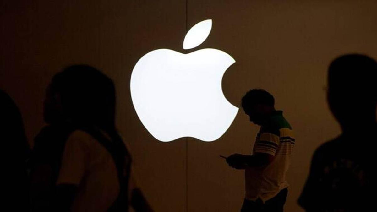 U.S. labour agency investigating two complaints from Apple workers