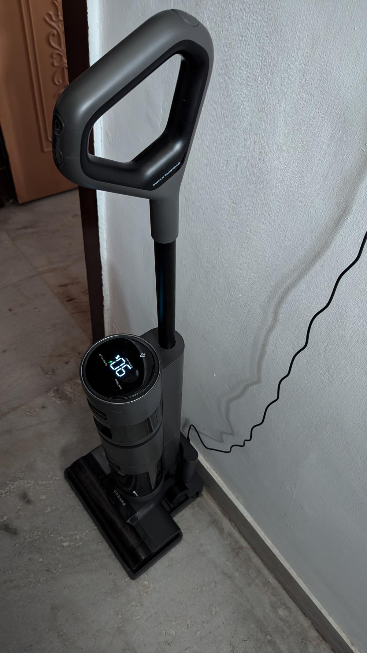 Charging the vacuum cleaner after use takes up to five hours