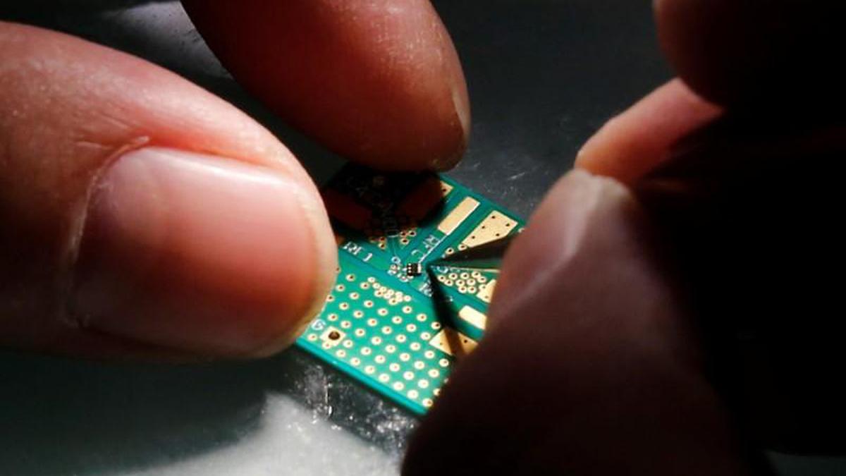 U.S. panel recommends export 'choke points' to prevent Chinese dominance in semiconductors