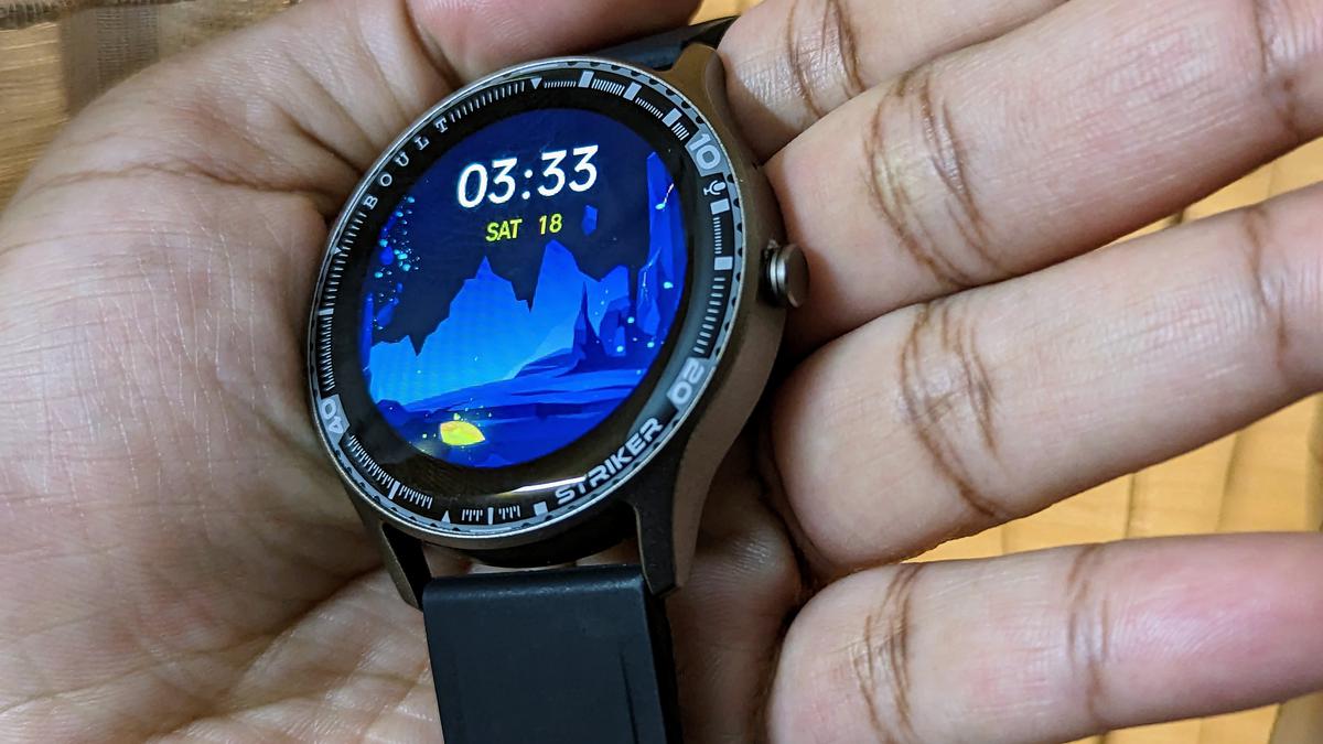 Boult Striker Smartwatch Review | Poor design meets inaccurate health trackers