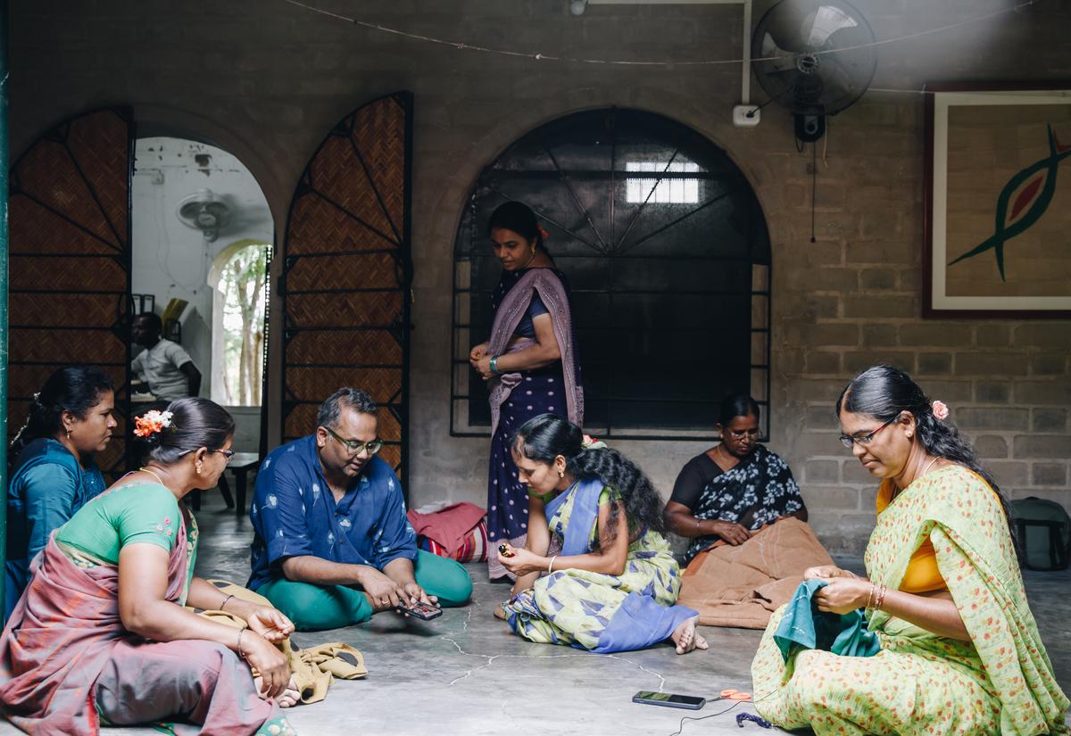 Vaidyanathan with women artisans.