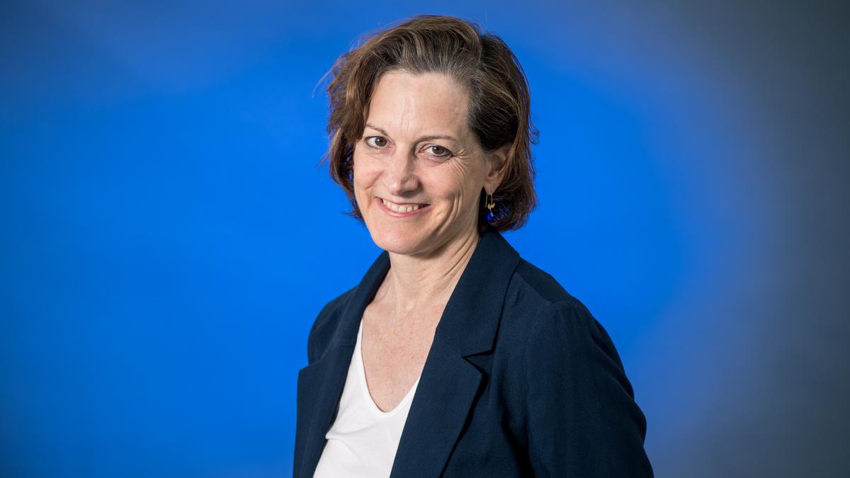 DNA of authoritarianism | Interview with Anne Applebaum on her book Autocracy, Inc.