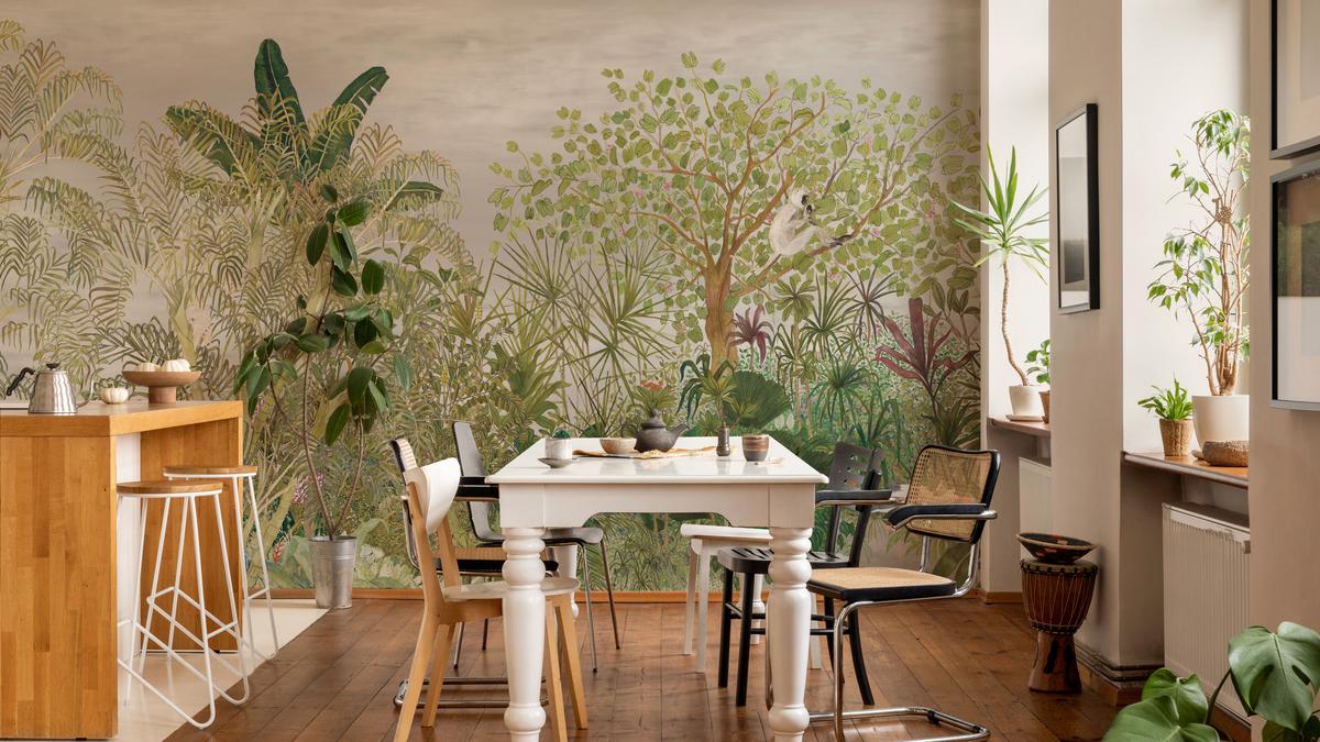 वॉलपेपर रुझान 2026: वानस्पतिक, हस्तनिर्मित डिज़ाइन भारतीय घरों को बदल देते हैं वॉलपेपर रुझान 2026: वानस्पतिक, हस्तनिर्मित डिज़ाइन भारतीय घरों को बदल देते हैं