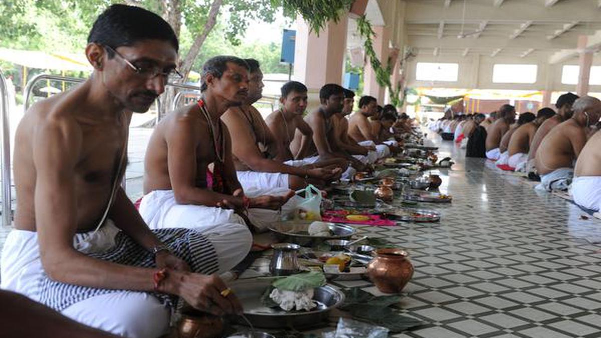 The ritual of ancestral worship - The Hindu