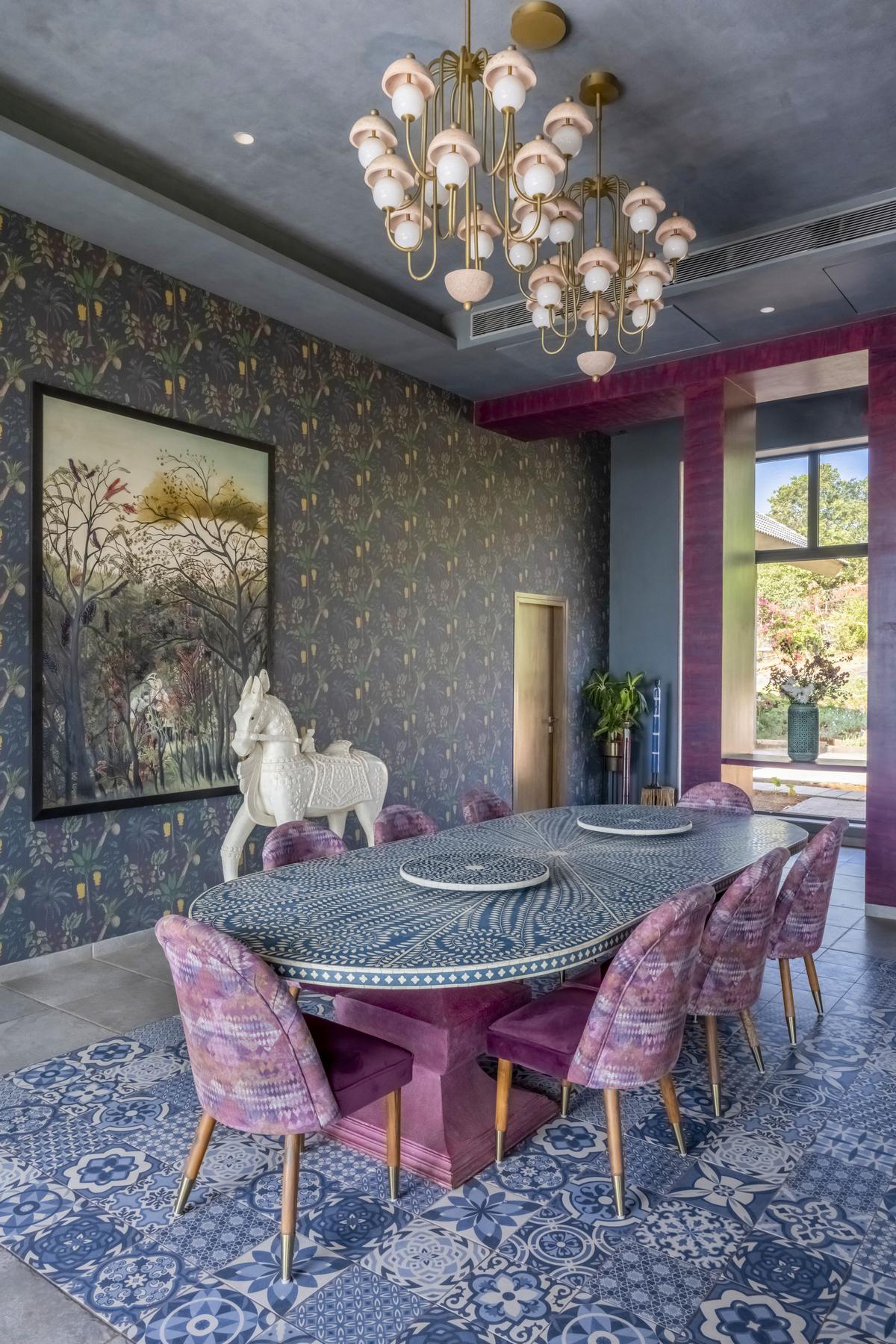 As one moves through the dining area the insets provide a subtle but deliberate spatial punctuation.