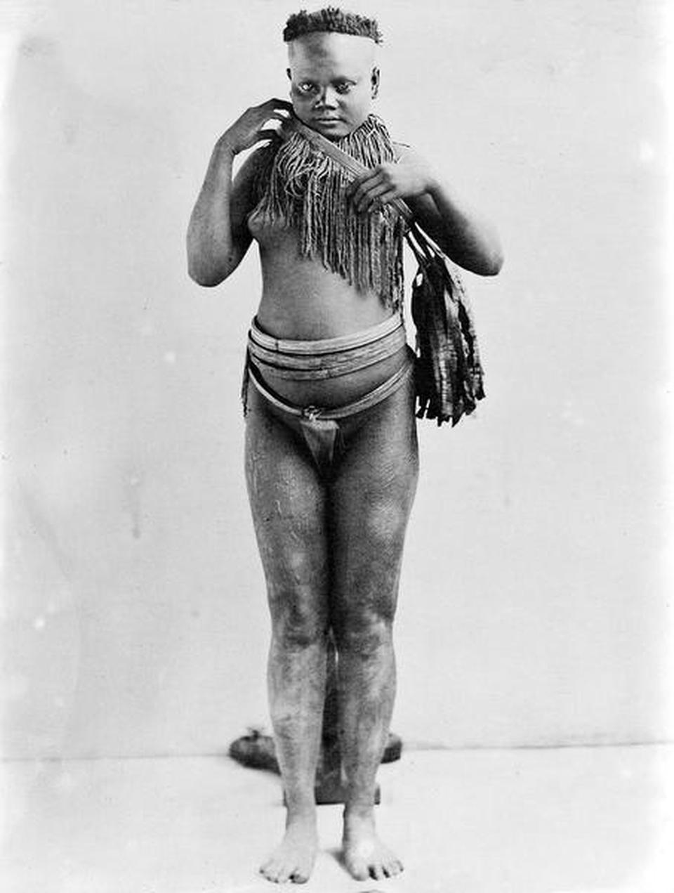 M0005572 Toilet of a young girl from Andaman Islands
Credit: Wellcome Library, London. Wellcome Images
images@wellcome.ac.uk
http://wellcomeimages.org
Toilet of a young girl from Andaman Islands
Published:  - 

Copyrighted work available under Creative Commons Attribution only licence CC BY 4.0 http://creativecommons.org/licenses/by/4.0/