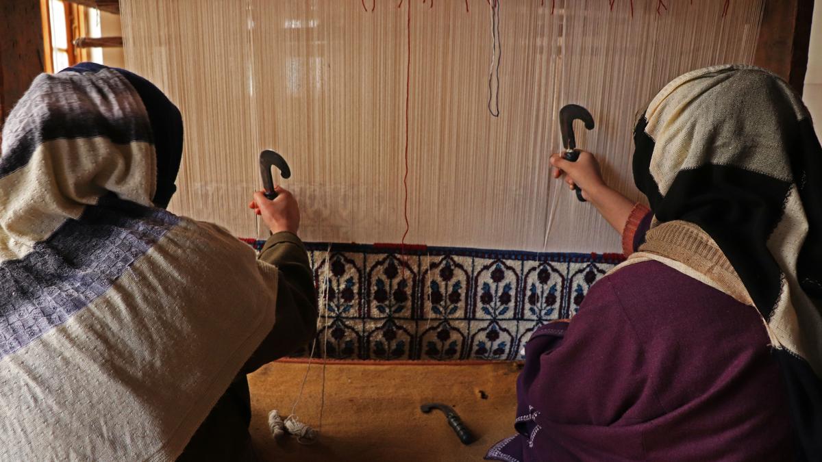 The invisible half | Review of Economica by Victoria Bateman