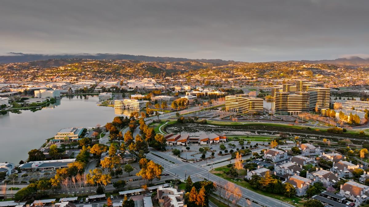 Review of The New Geography of Innovation by Mehran Gul