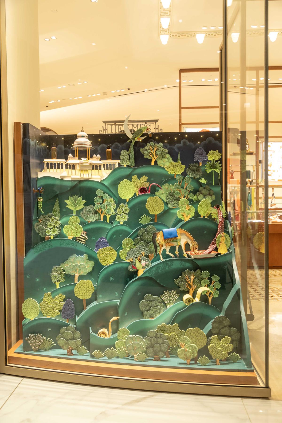 Hermès’s whimsy-infused window displays began by happenstance in the 1930s. Hermès’s whimsy-infused window displays began by happenstance in the 1930s.