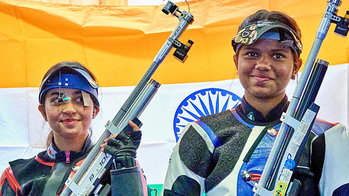 sports shambhavi kshirsagar ojasvi thakur dominate air rifle
