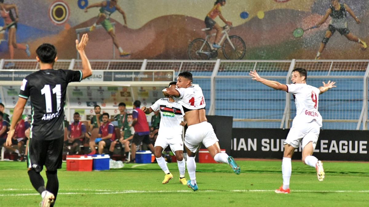 ISL | Super sub Ajaraie scores as NEUFC pips Mohammedan