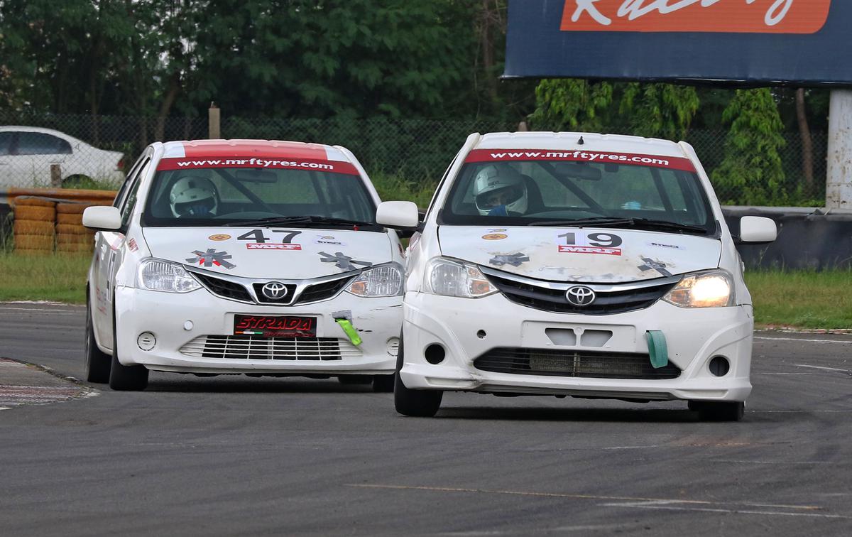 Zahan Commissariat (No.19) on way to winning the MRF Saloon (Toyota Etios) race at the Madras International Circuit on October 9, 2022.