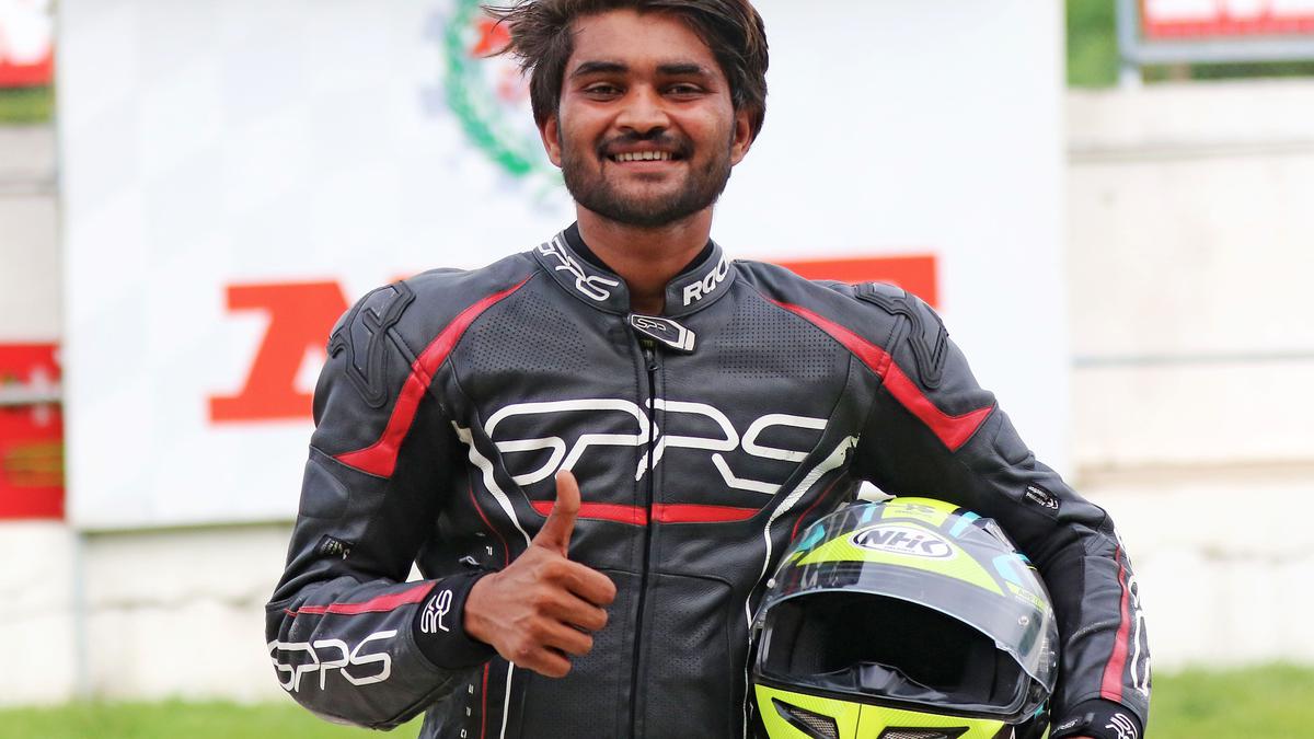 Sarvesh takes Novice category pole