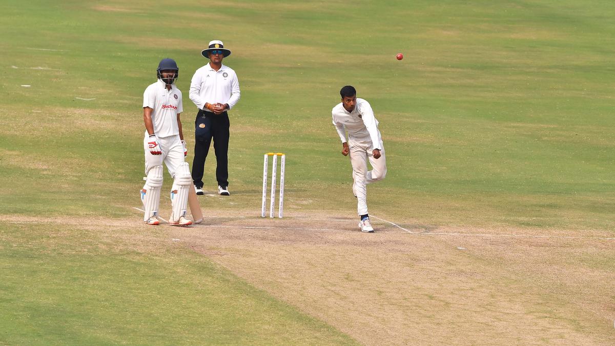 Hyderabad's Thyagarajan Spins Pondicherry to Innings Defeat in Ranji Trophy