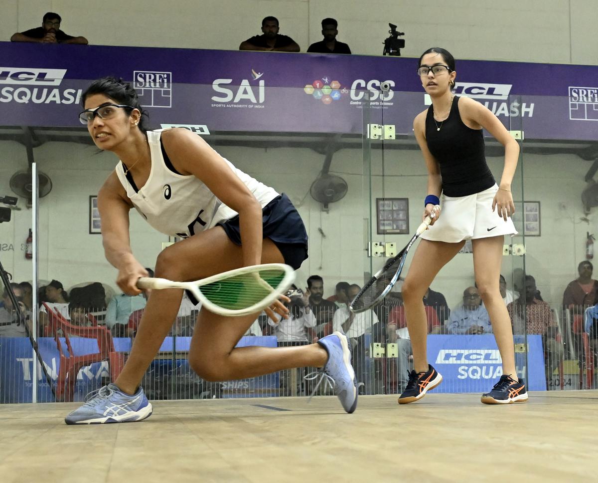 जोशना चिनप्पा और अनाहत सिंह ने नेशनल डबल्स स्क्वैश चैम्पियनशिप जीती। जोशना चिनप्पा और अनाहत सिंह ने नेशनल डबल्स स्क्वैश चैम्पियनशिप जीती।