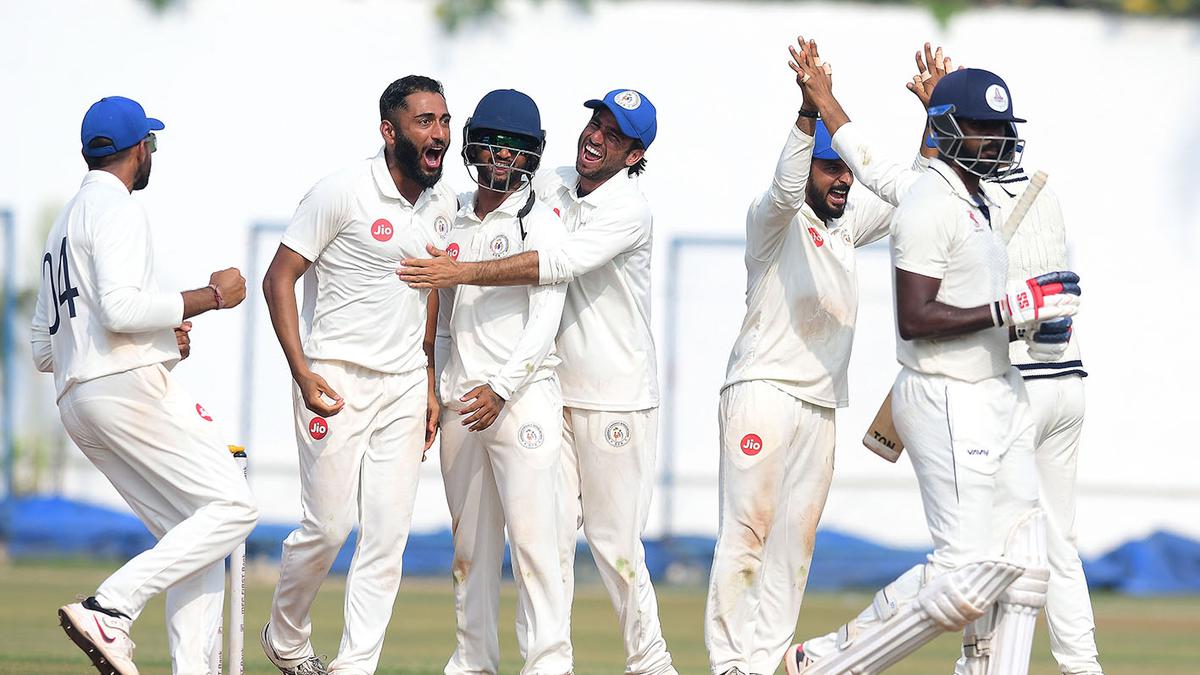 Ranji Trophy | Gujarat pacers hunt as a pack, send Tamil Nadu to its doom