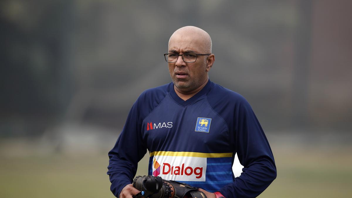 Chandika Hathurusingha wants to complete coaching contract with Bangladesh