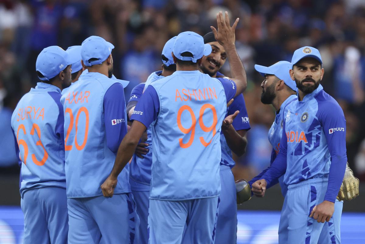 ICC Twenty20 World Cup: Ind vs Pak | Pakistan sets competitive total for India